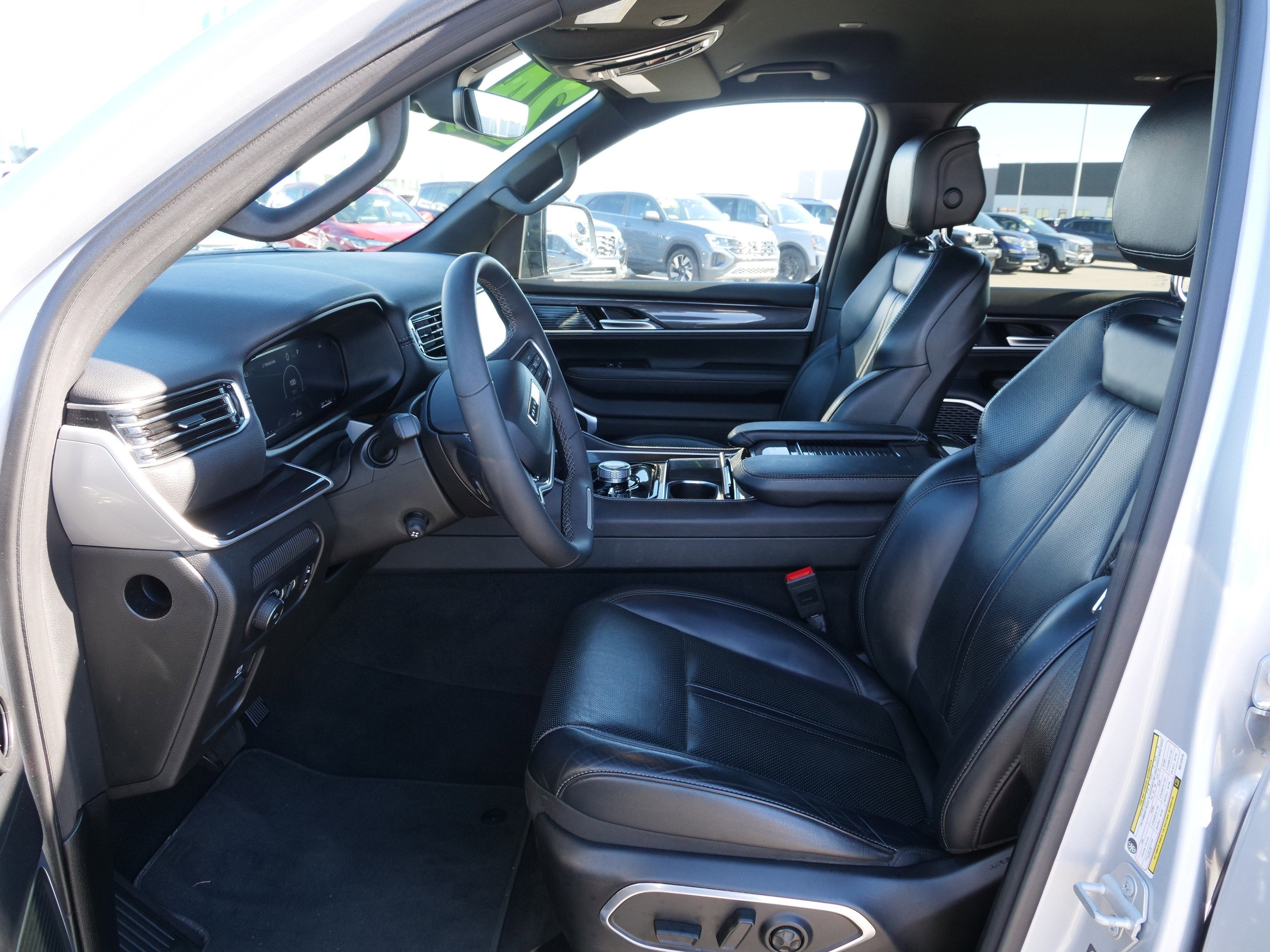 2024 Jeep Wagoneer L Base