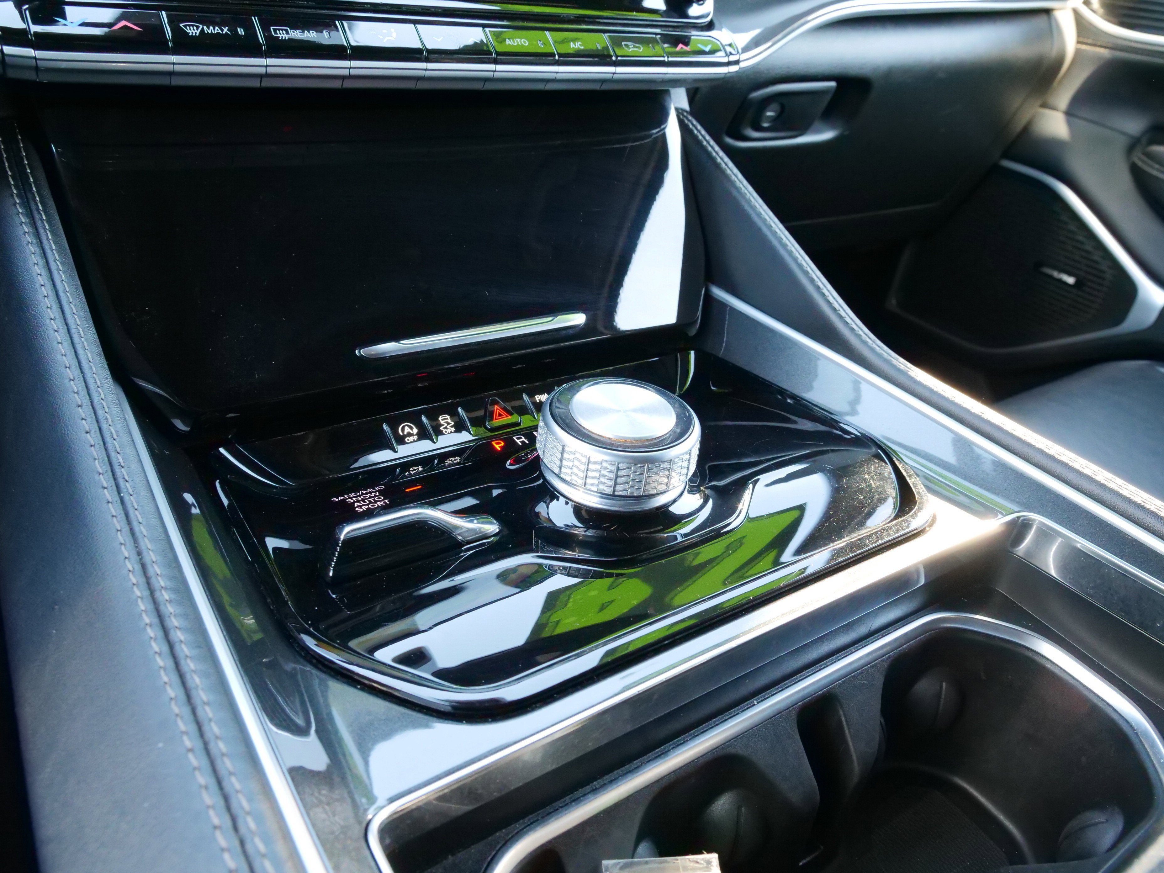 2024 Jeep Wagoneer L Base