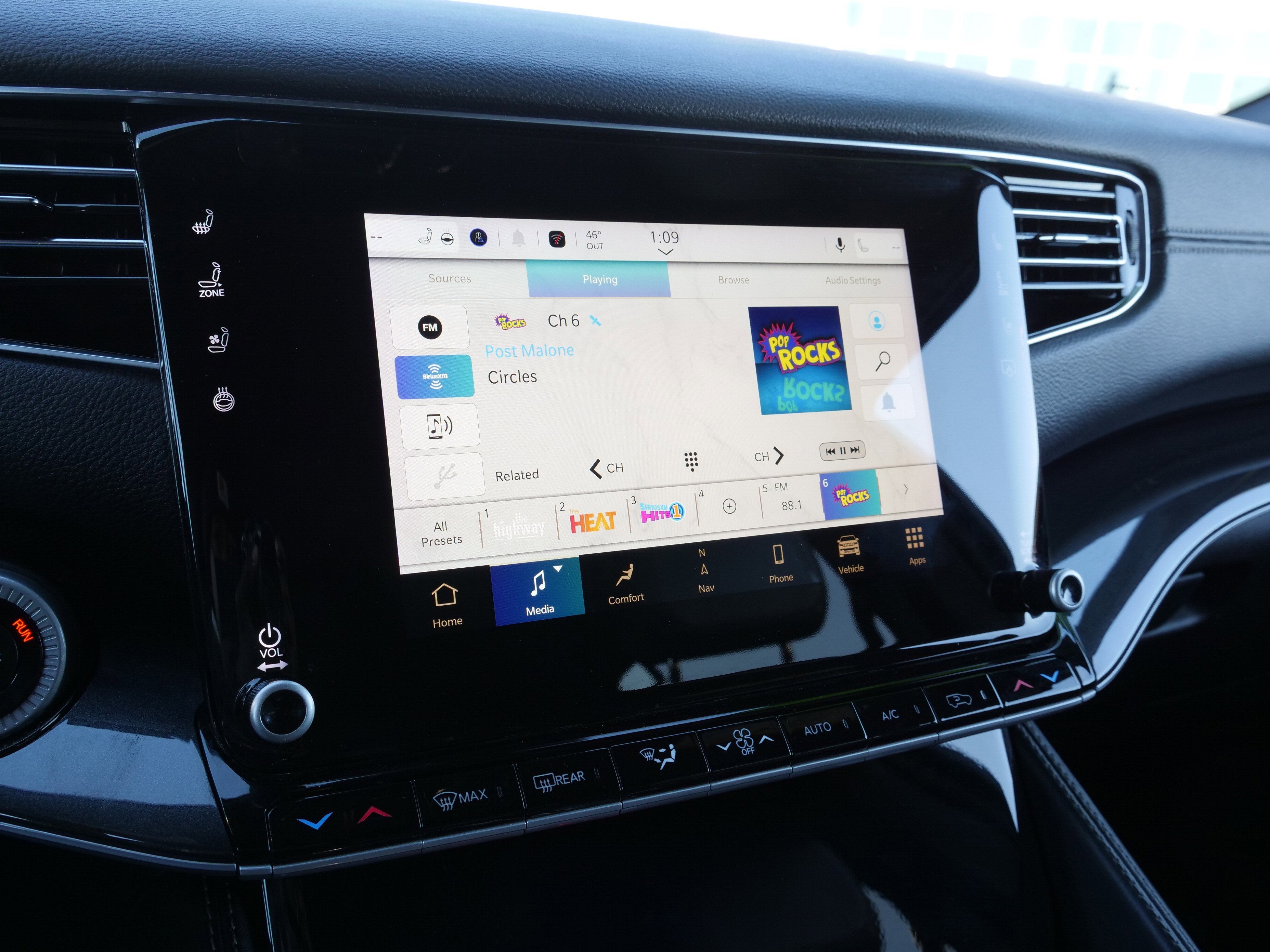 2024 Jeep Wagoneer L Base