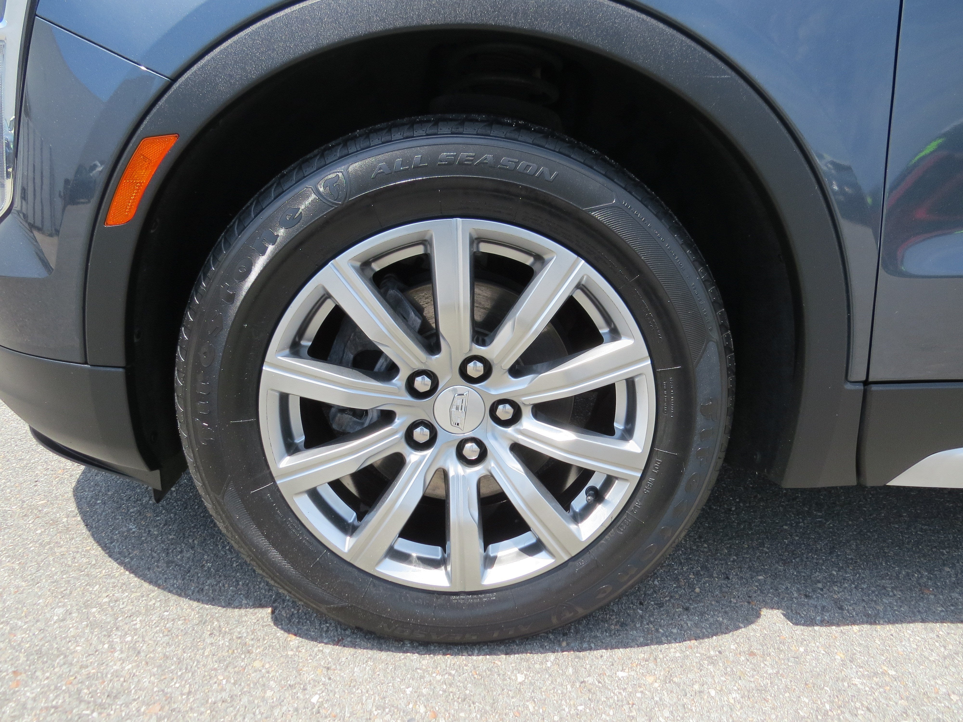 2021 Cadillac XT4 AWD Premium Luxury