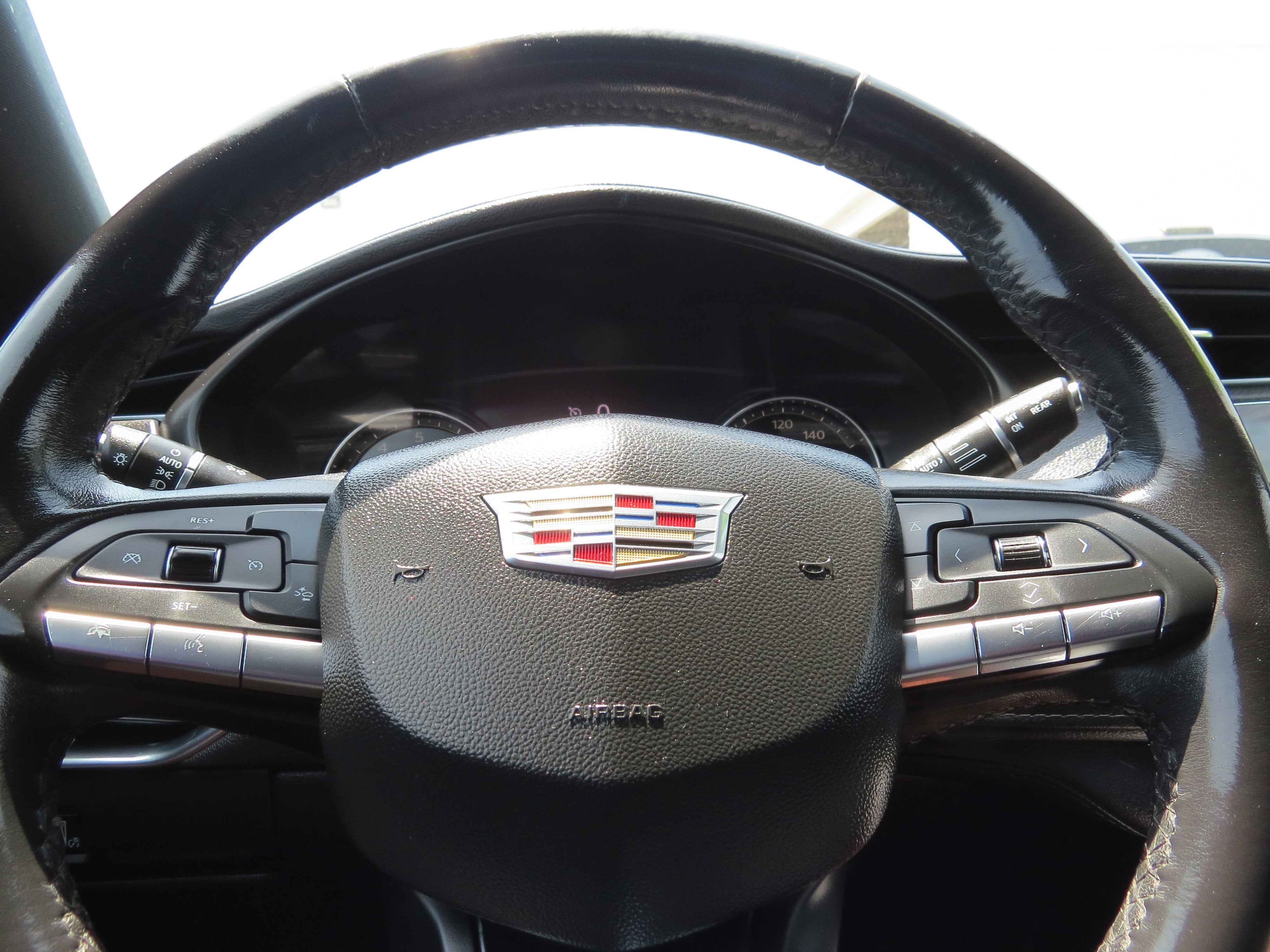 2021 Cadillac XT4 AWD Premium Luxury