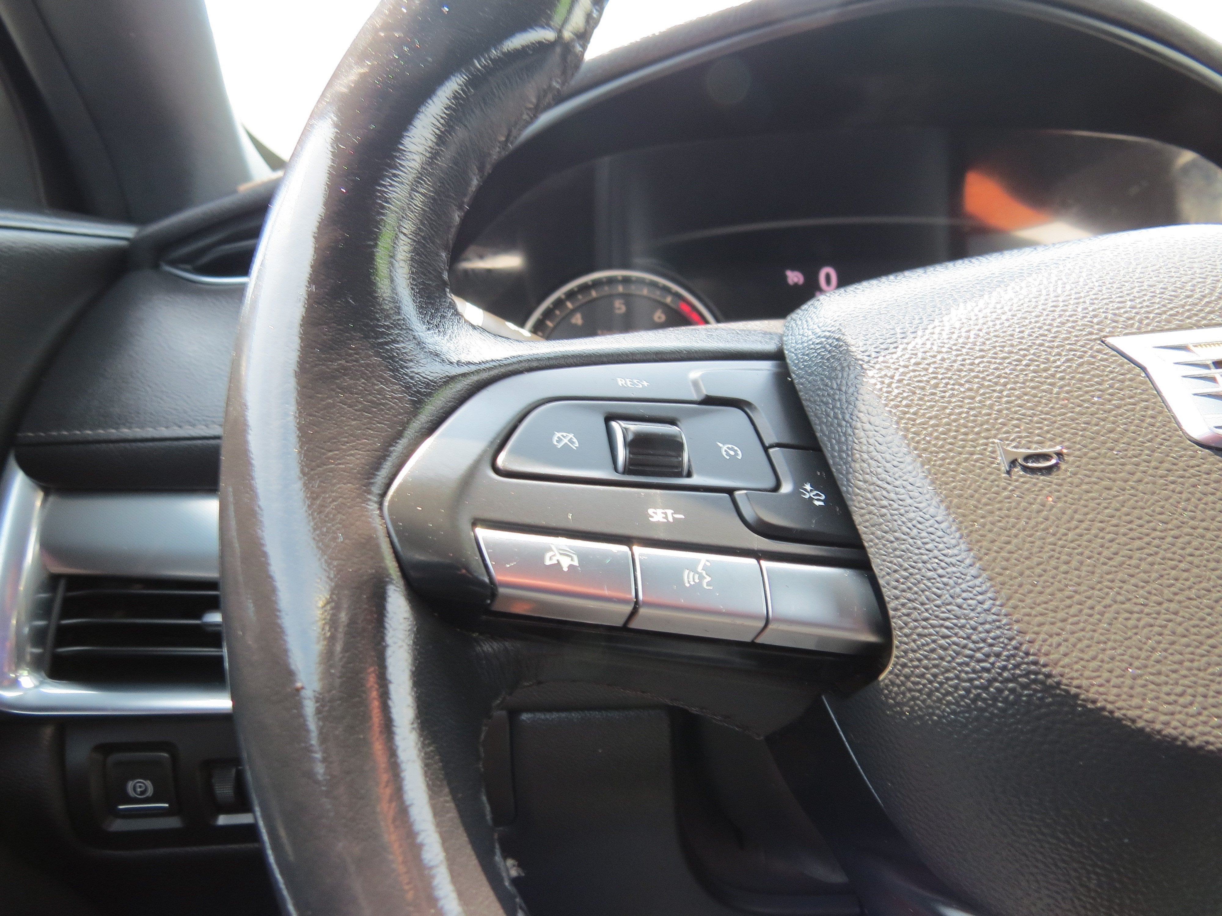 2021 Cadillac XT4 AWD Premium Luxury