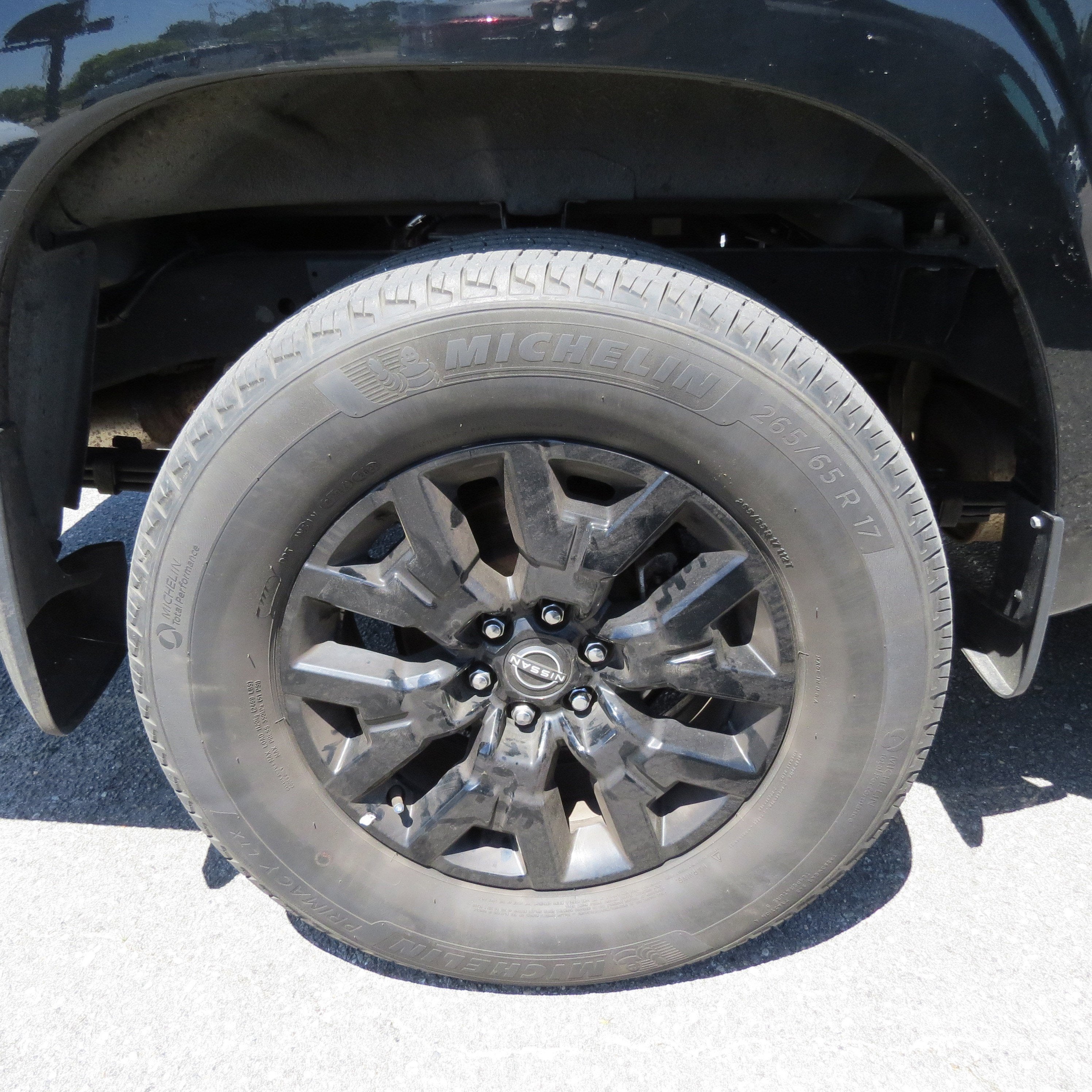 2023 Nissan Frontier SV