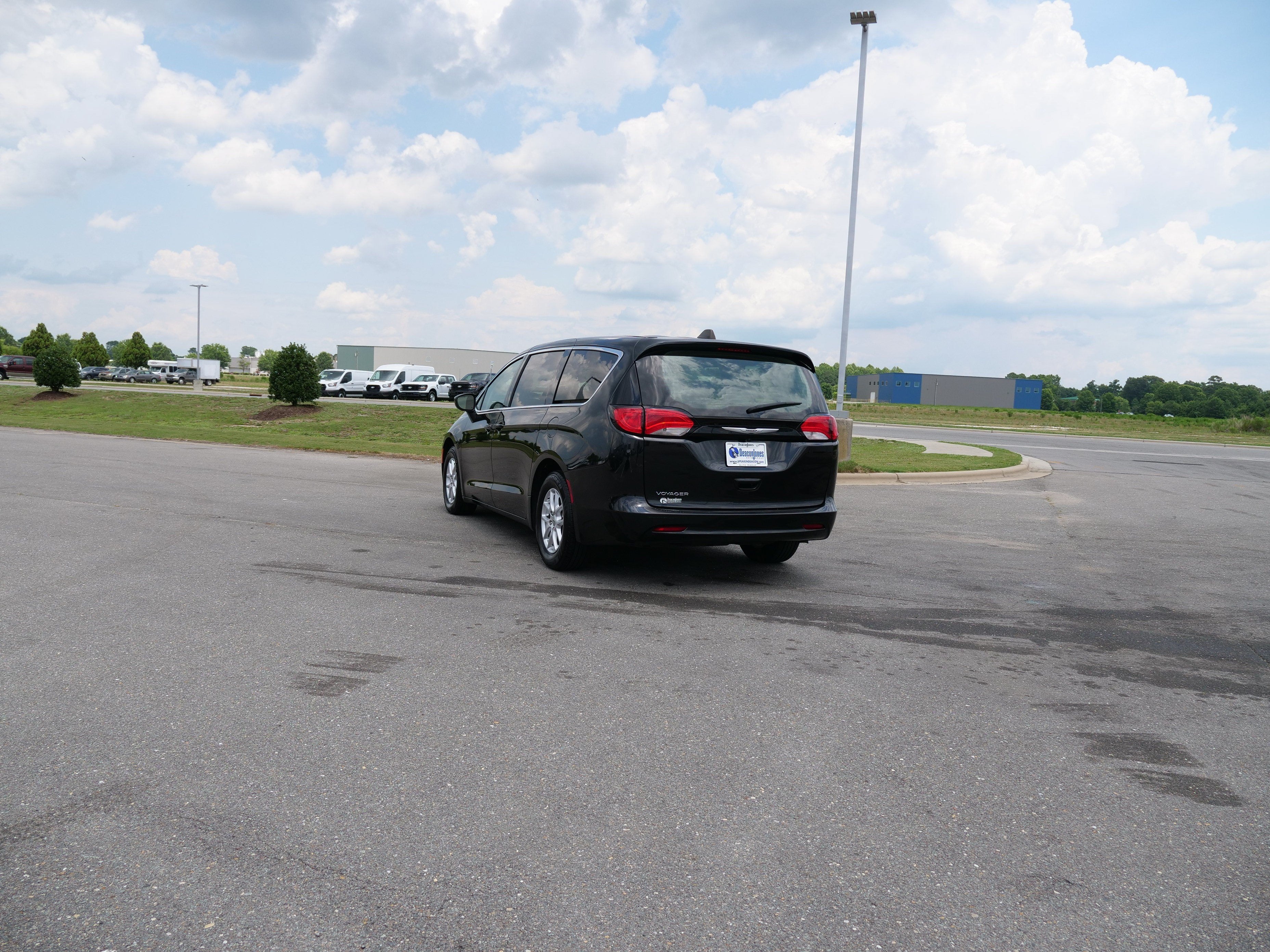 2023 Chrysler Voyager LX