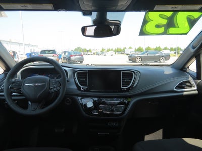 2023 Chrysler Pacifica Touring