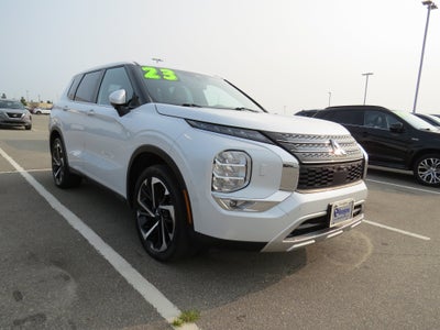 2023 Mitsubishi Outlander SE
