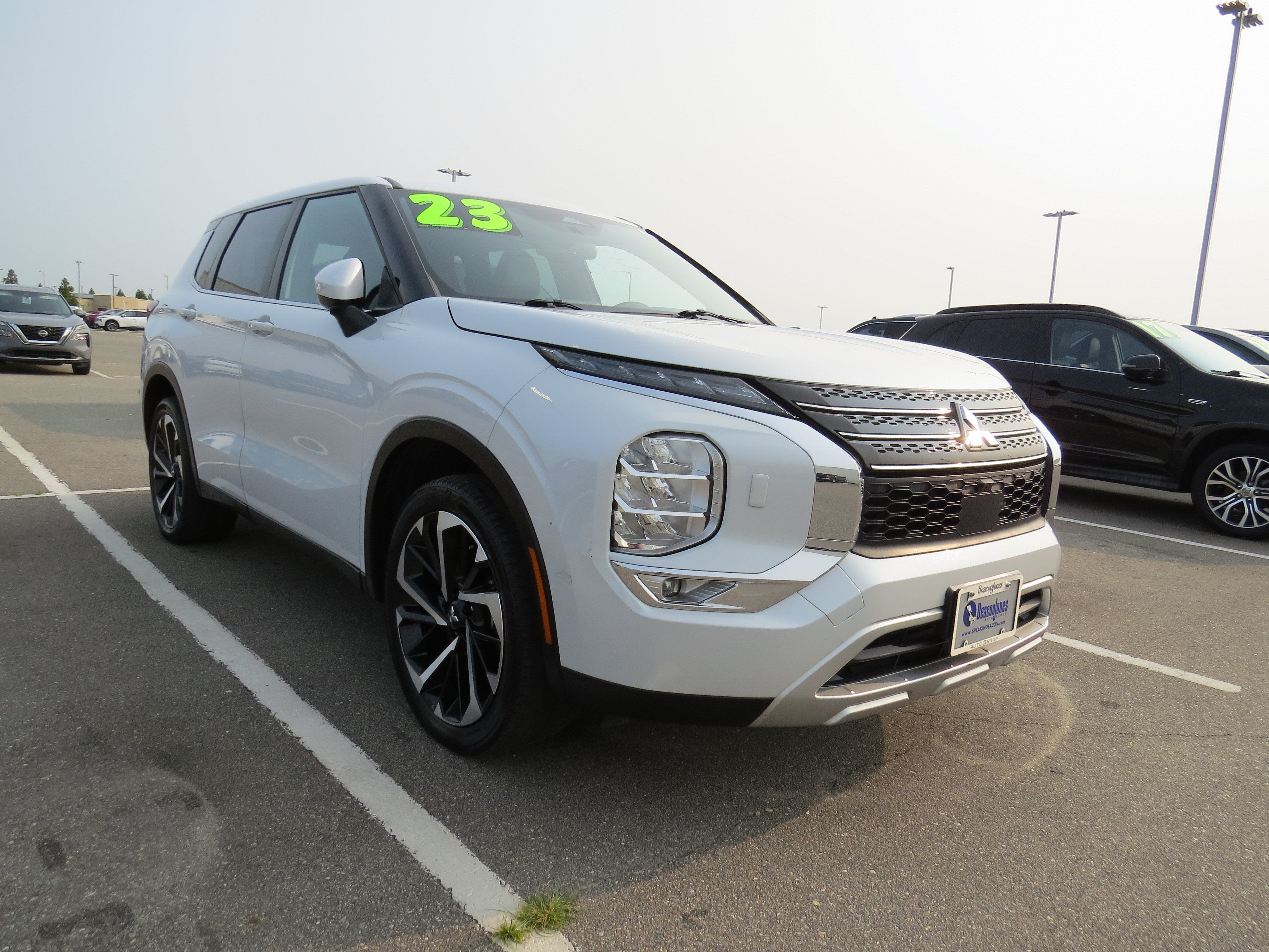 2023 Mitsubishi Outlander SE