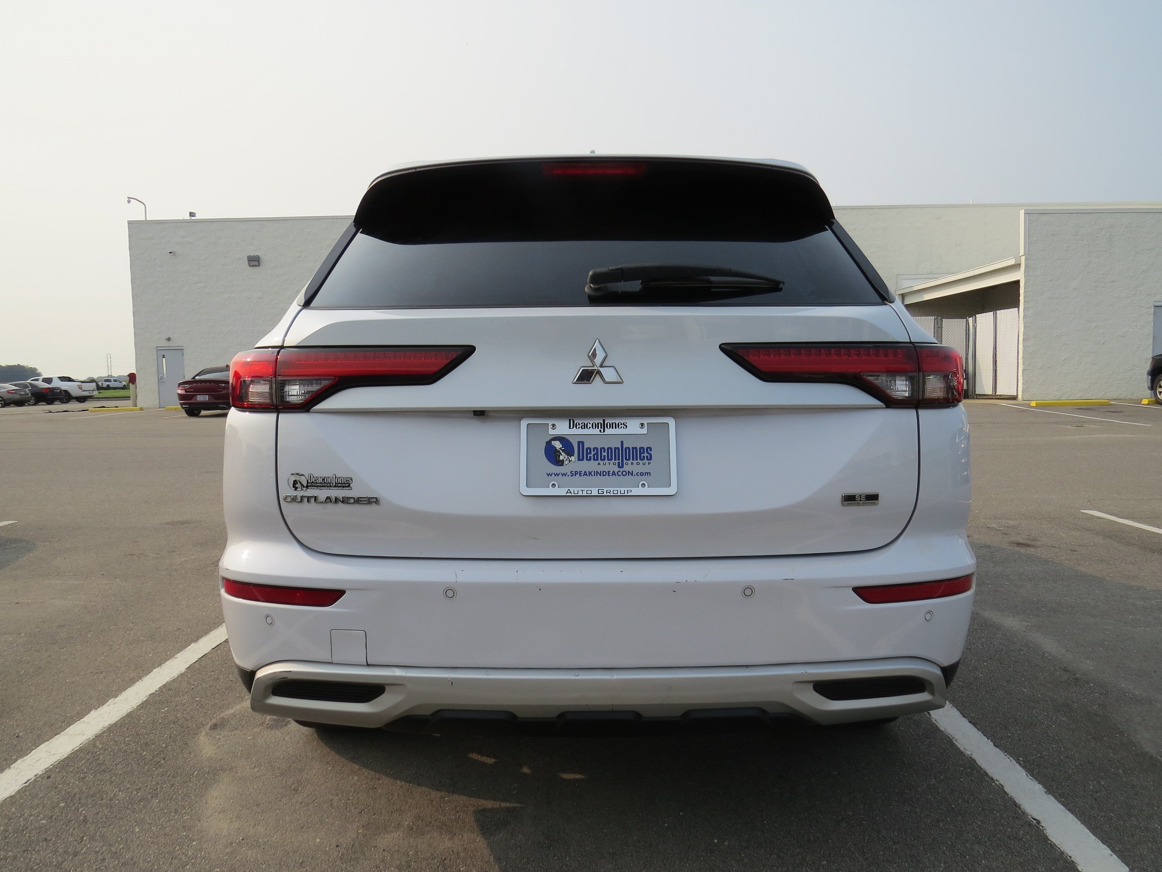 2023 Mitsubishi Outlander SE