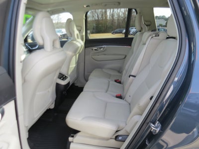 2020 Volvo XC90 Momentum