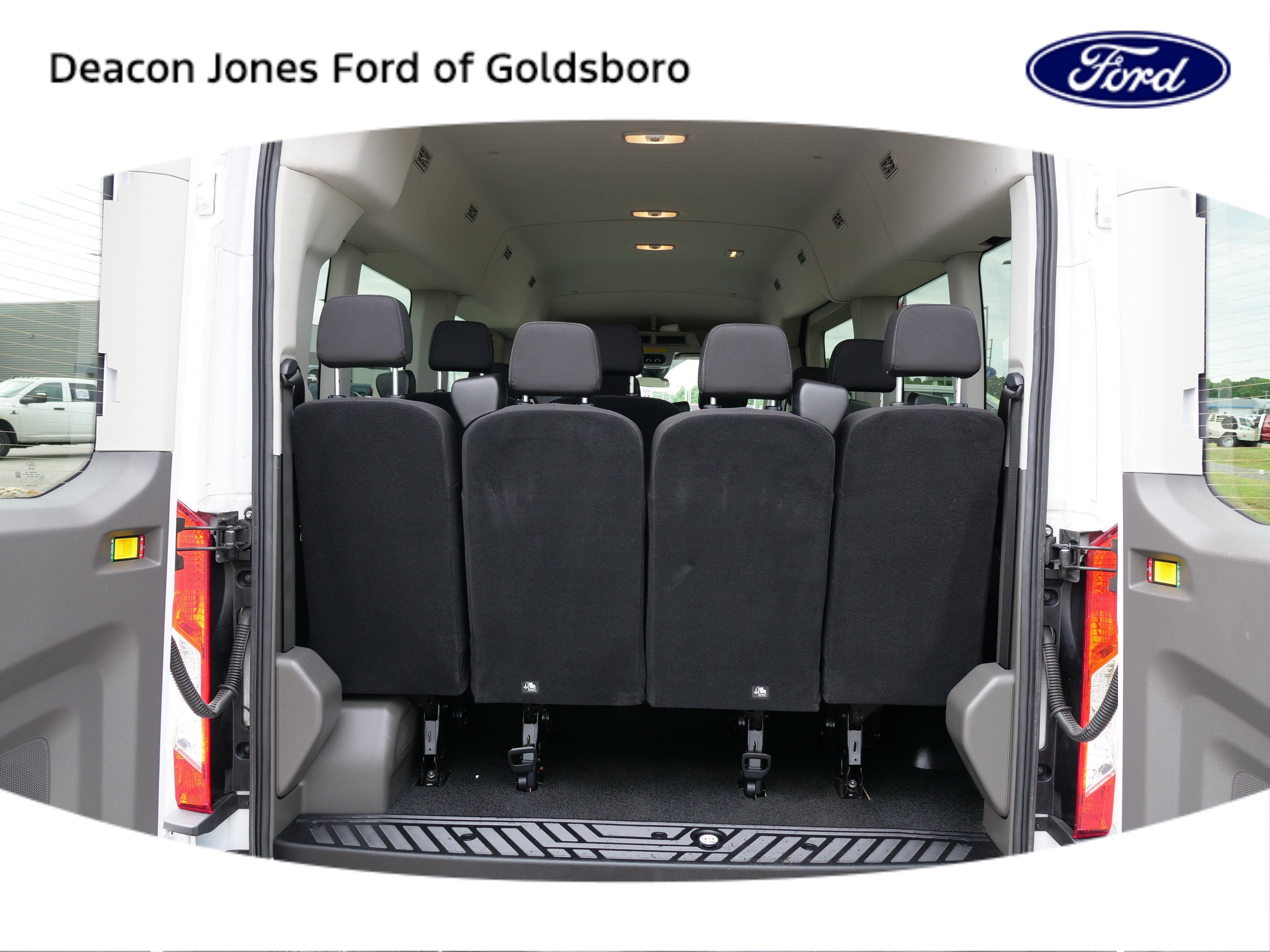 2020 Ford Transit Passenger Wagon XL