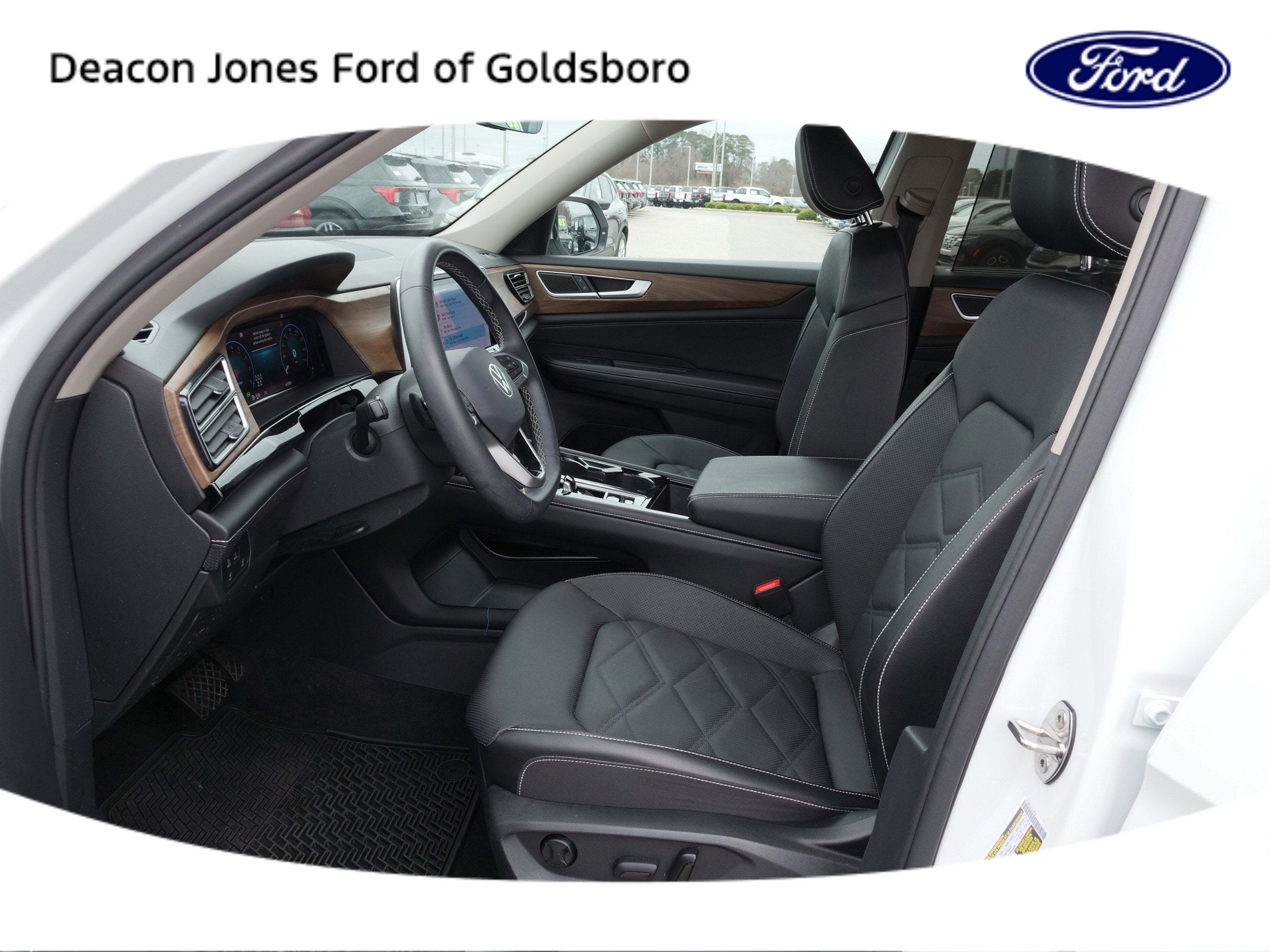 2024 Volkswagen Atlas 2.0T SE w/Technology