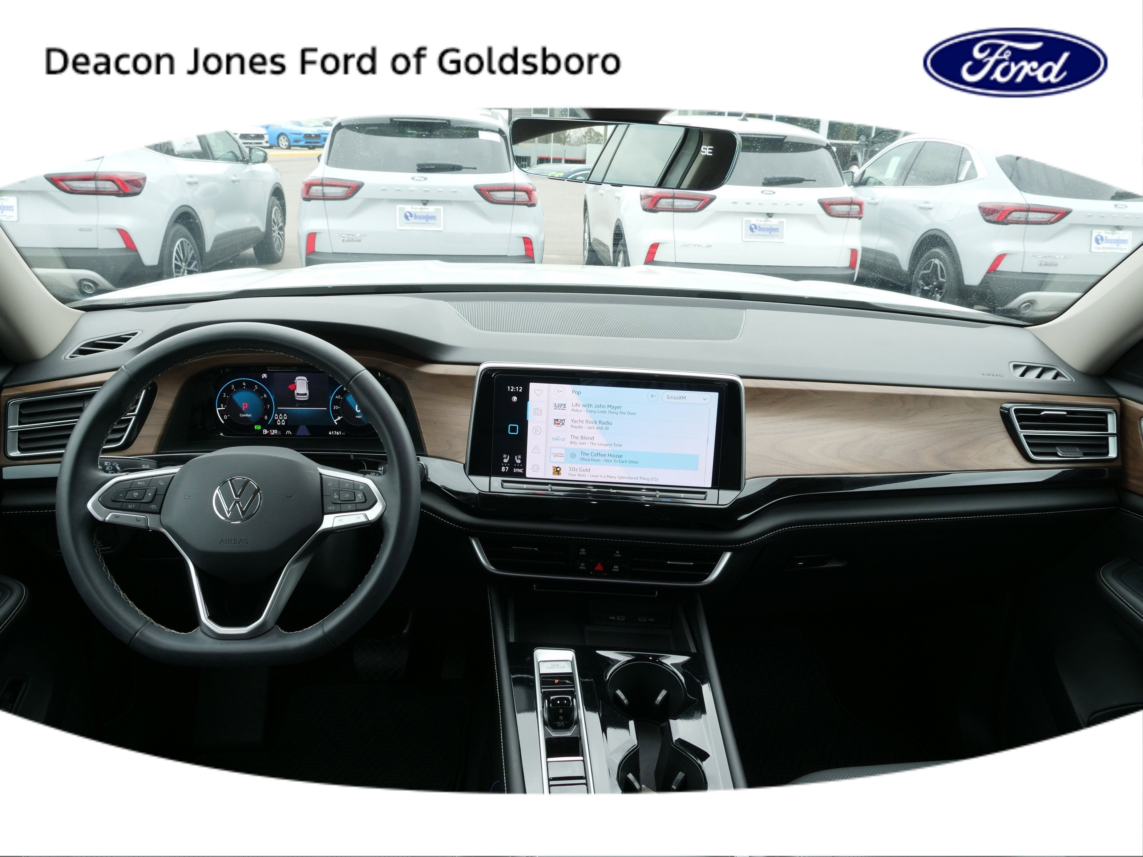 2024 Volkswagen Atlas 2.0T SE w/Technology