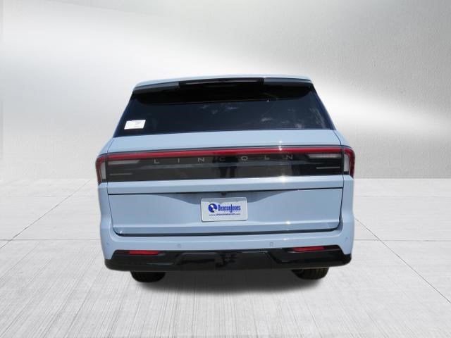 2027 Lincoln Navigator L Reserve