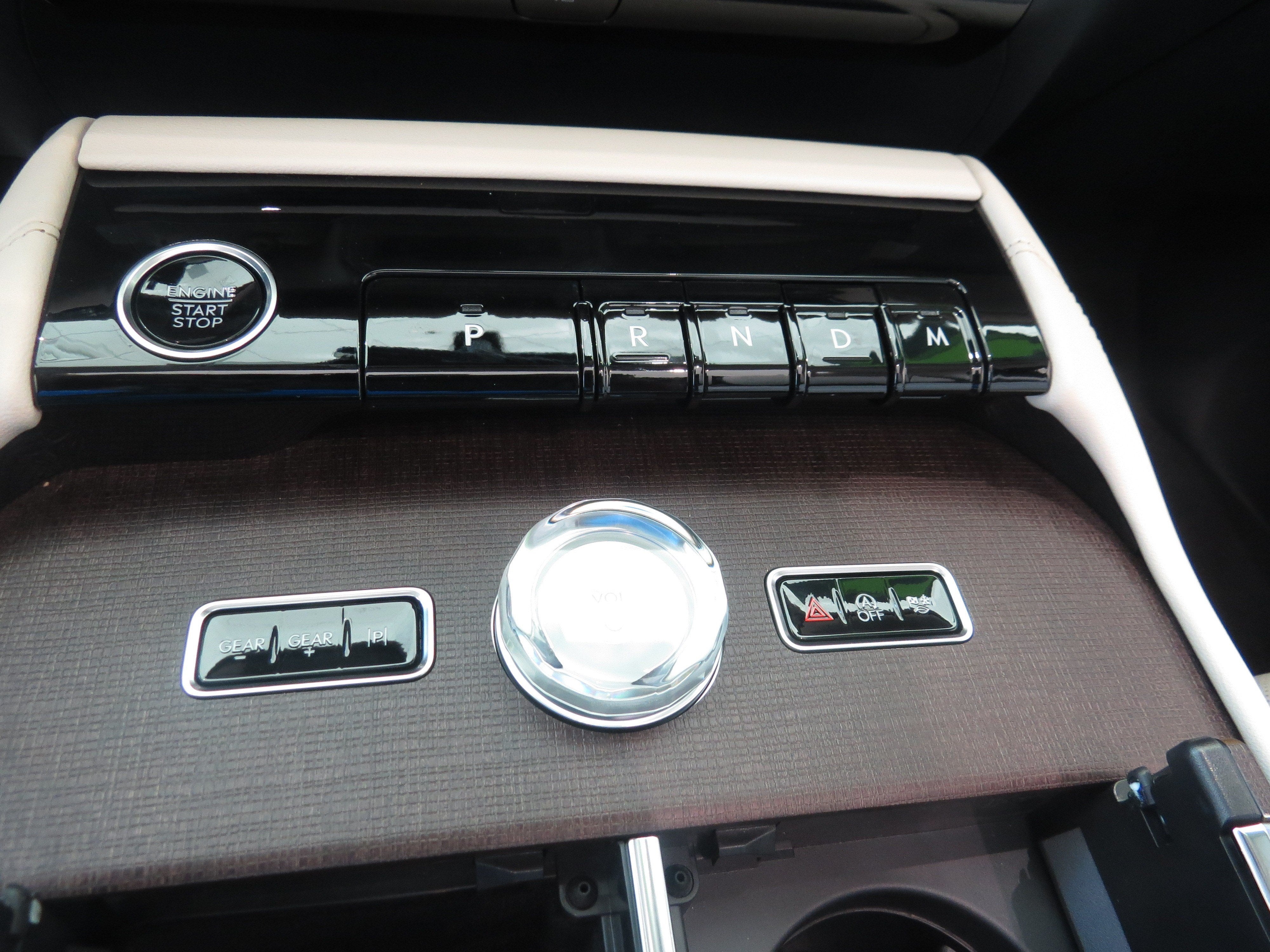 2027 Lincoln Navigator L Reserve