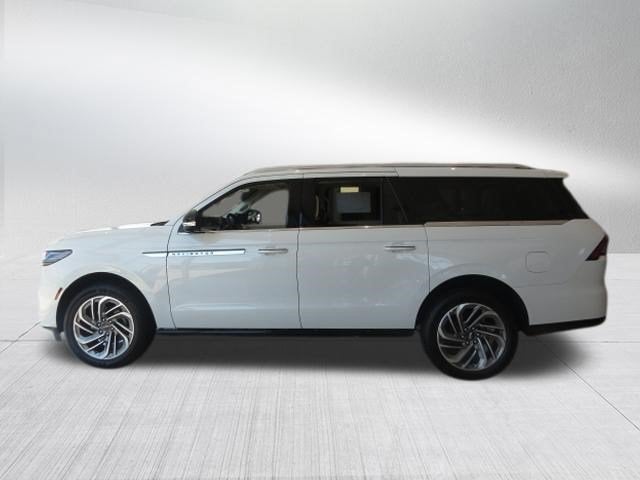 2027 Lincoln Navigator L Reserve