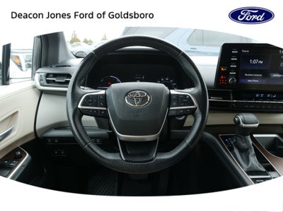 2021 Toyota Sienna XLE