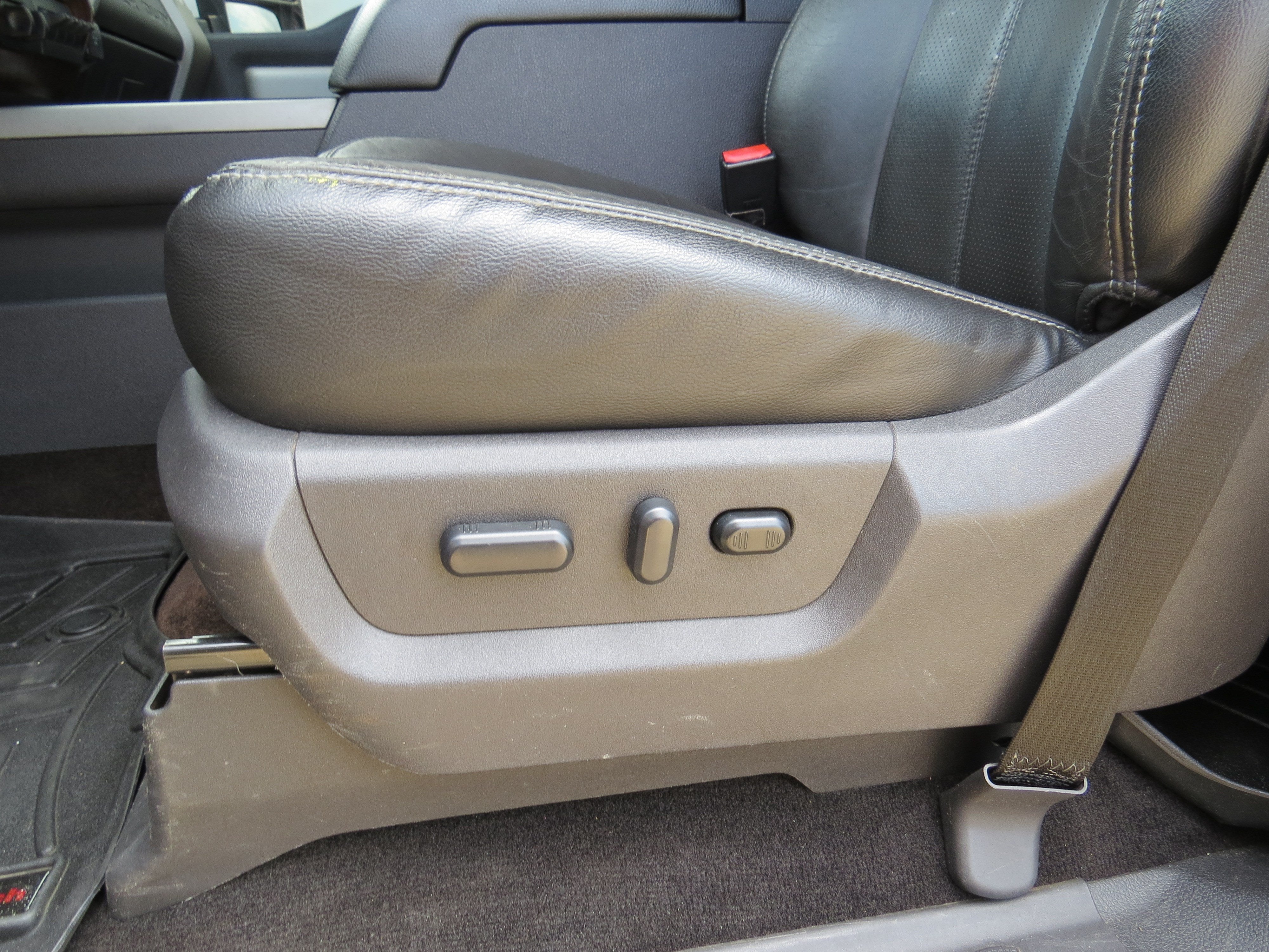 2015 Ford Super Duty F-350 SRW Lariat