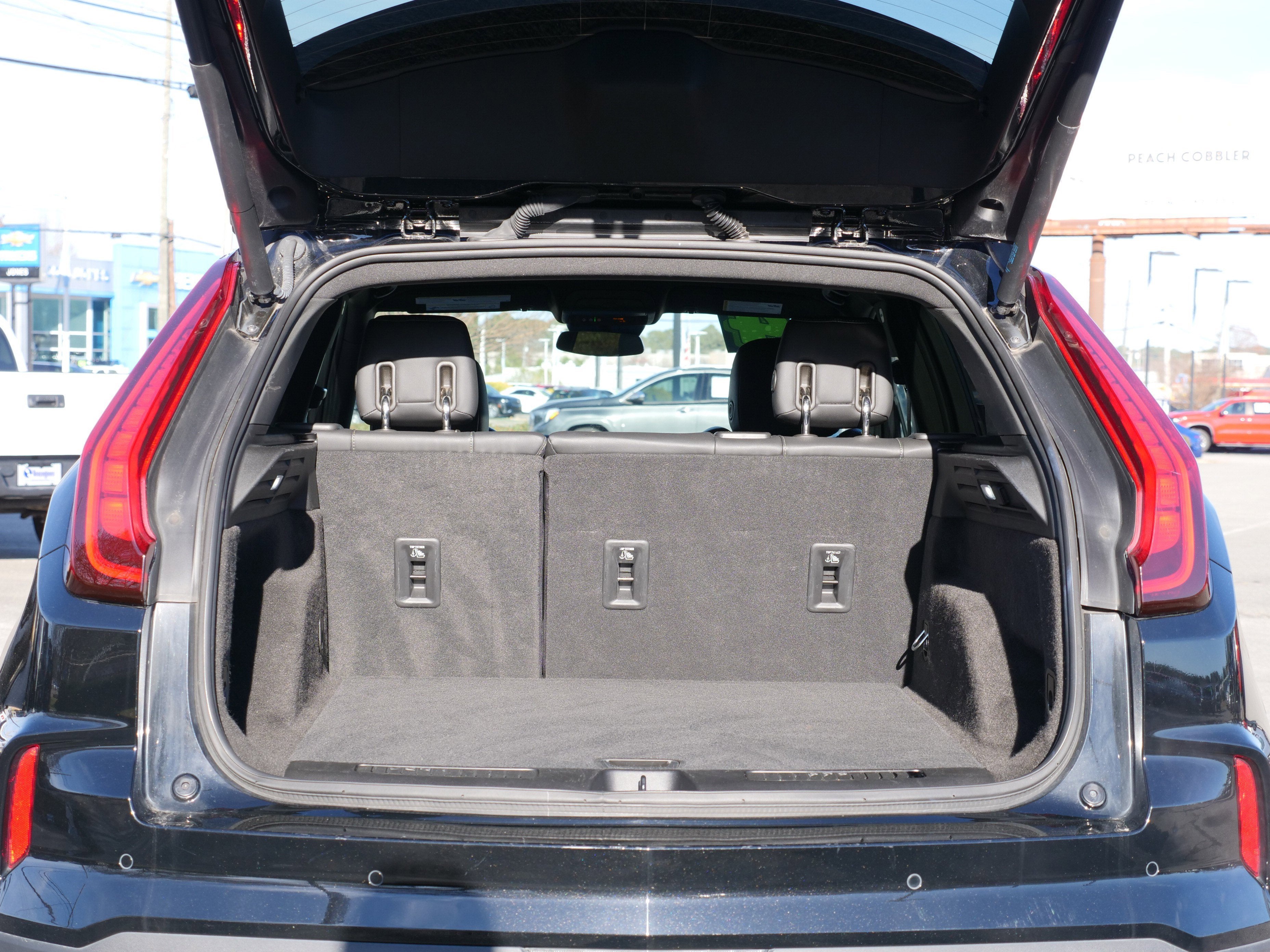 2024 Cadillac XT4 FWD Premium Luxury