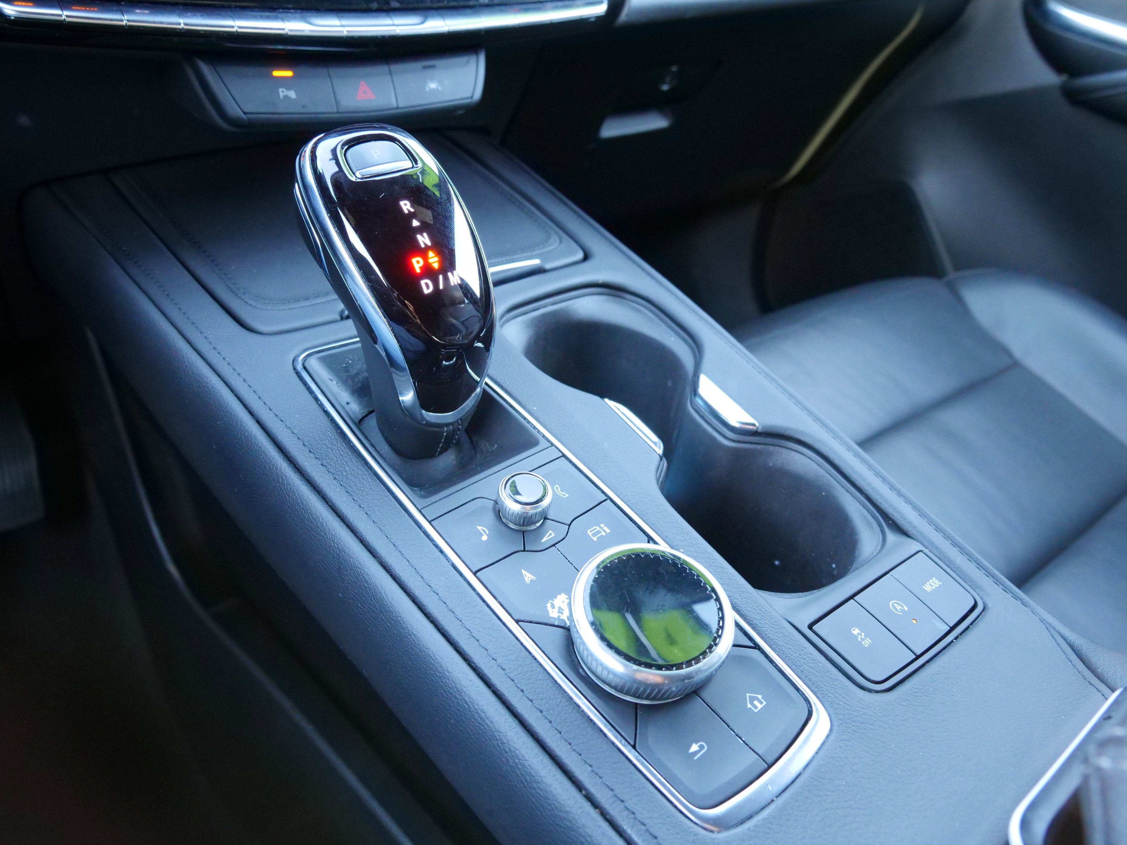 2024 Cadillac XT4 FWD Premium Luxury