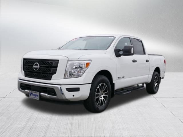 2023 Nissan Titan SV