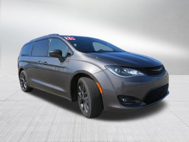 2020 Chrysler Pacifica Touring L
