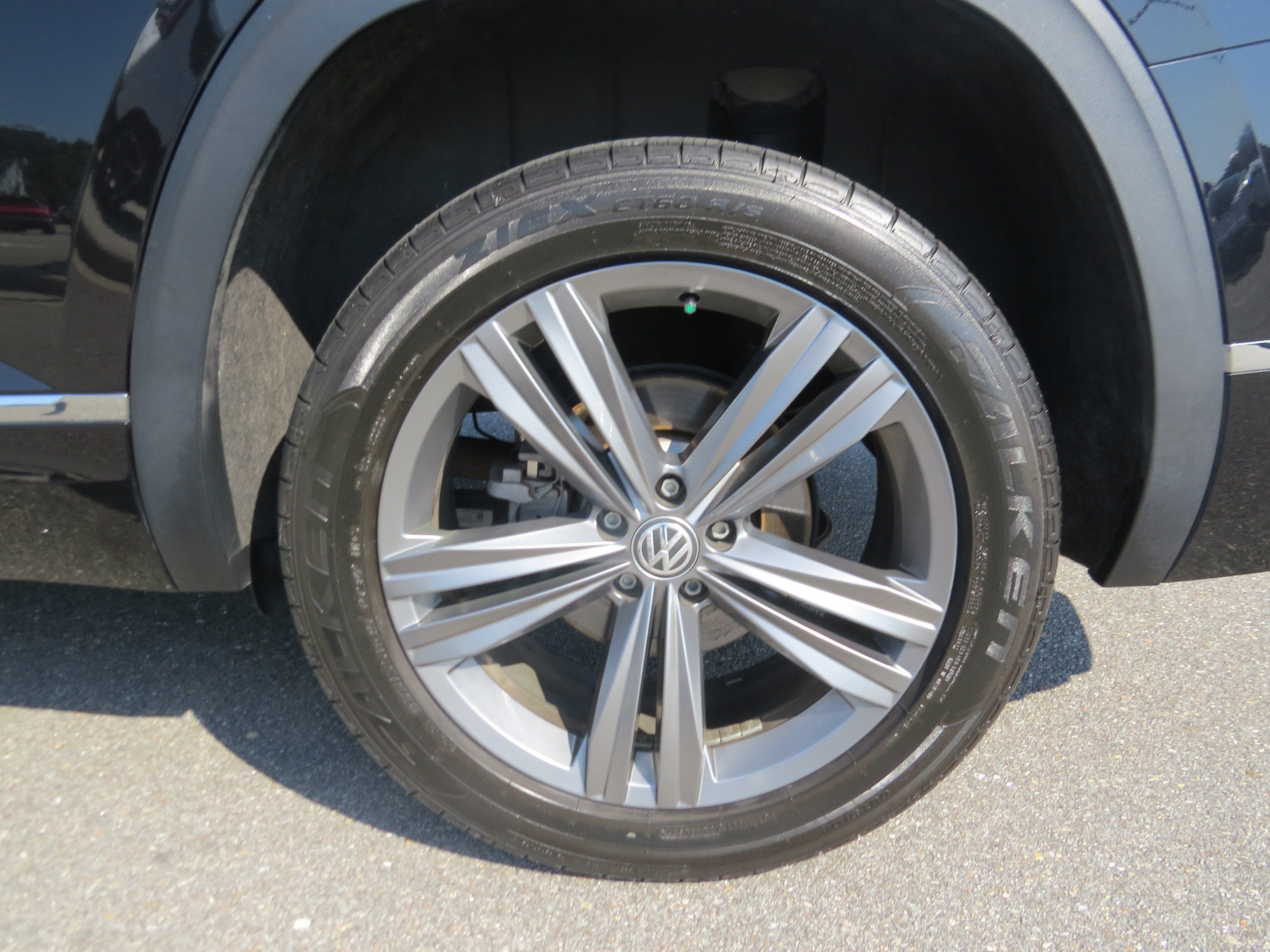 2019 Volkswagen Atlas 3.6L V6 SE w/Technology R-Line