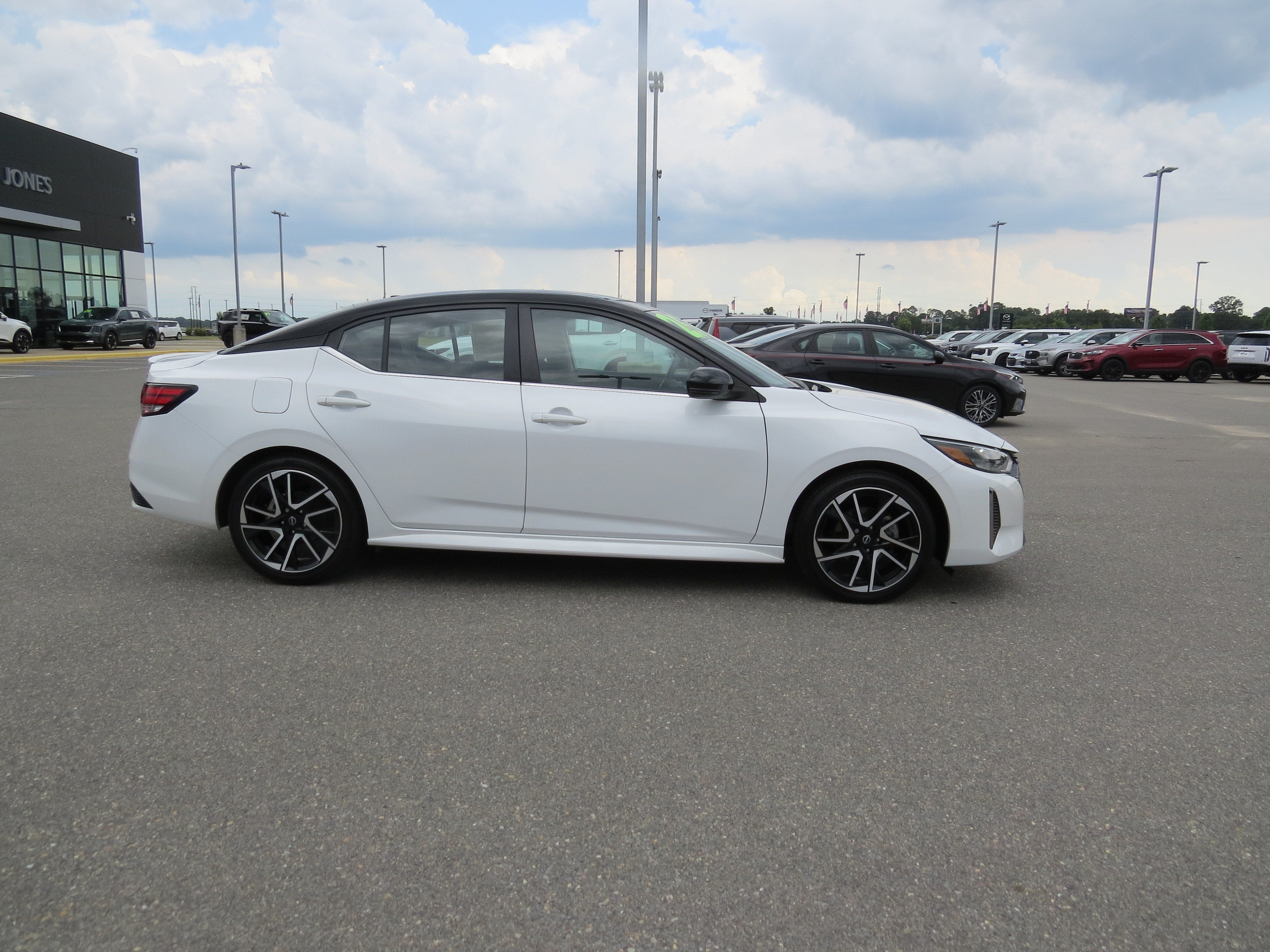 2025 Nissan Sentra SR