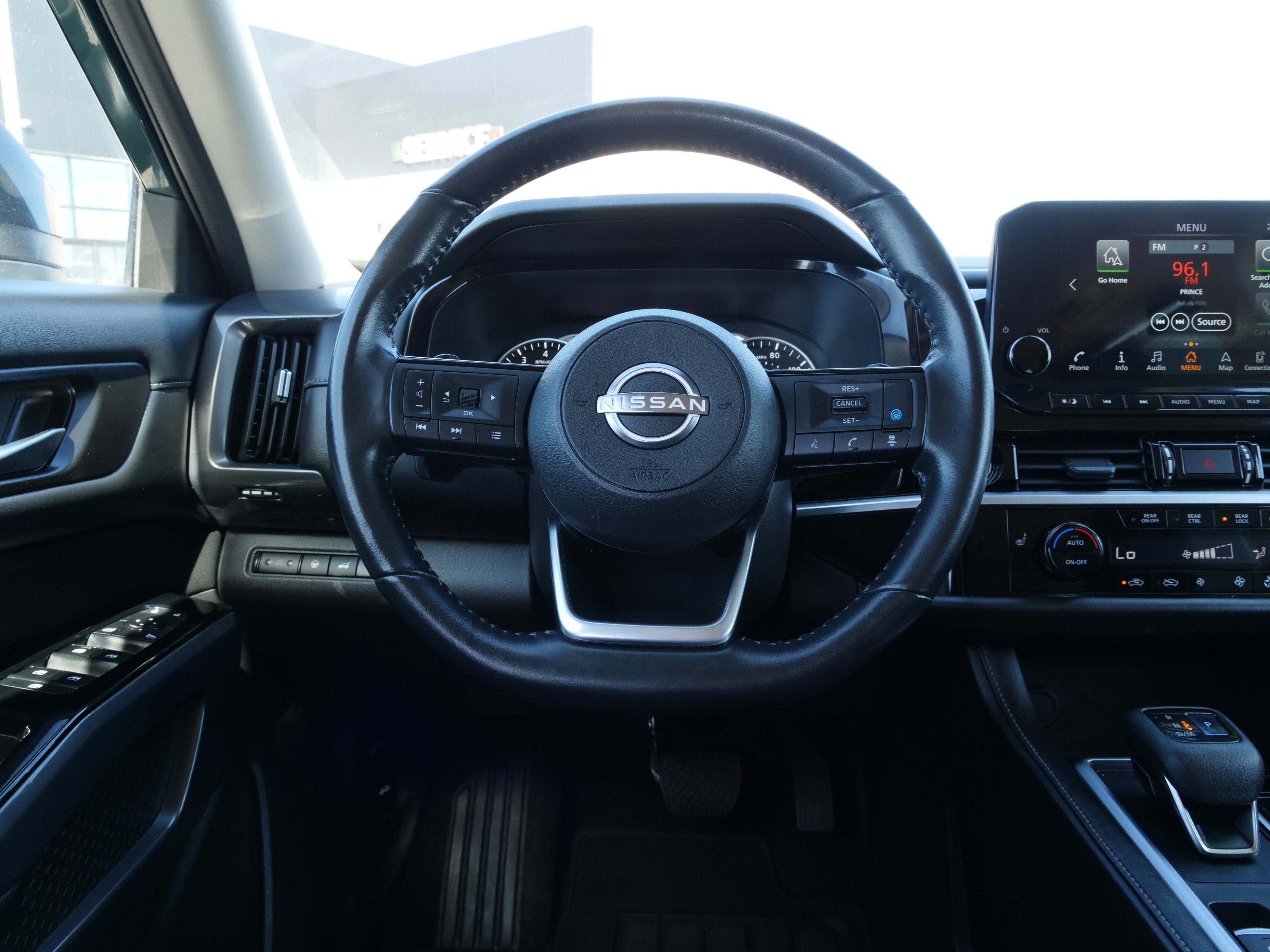 2022 Nissan Pathfinder SL