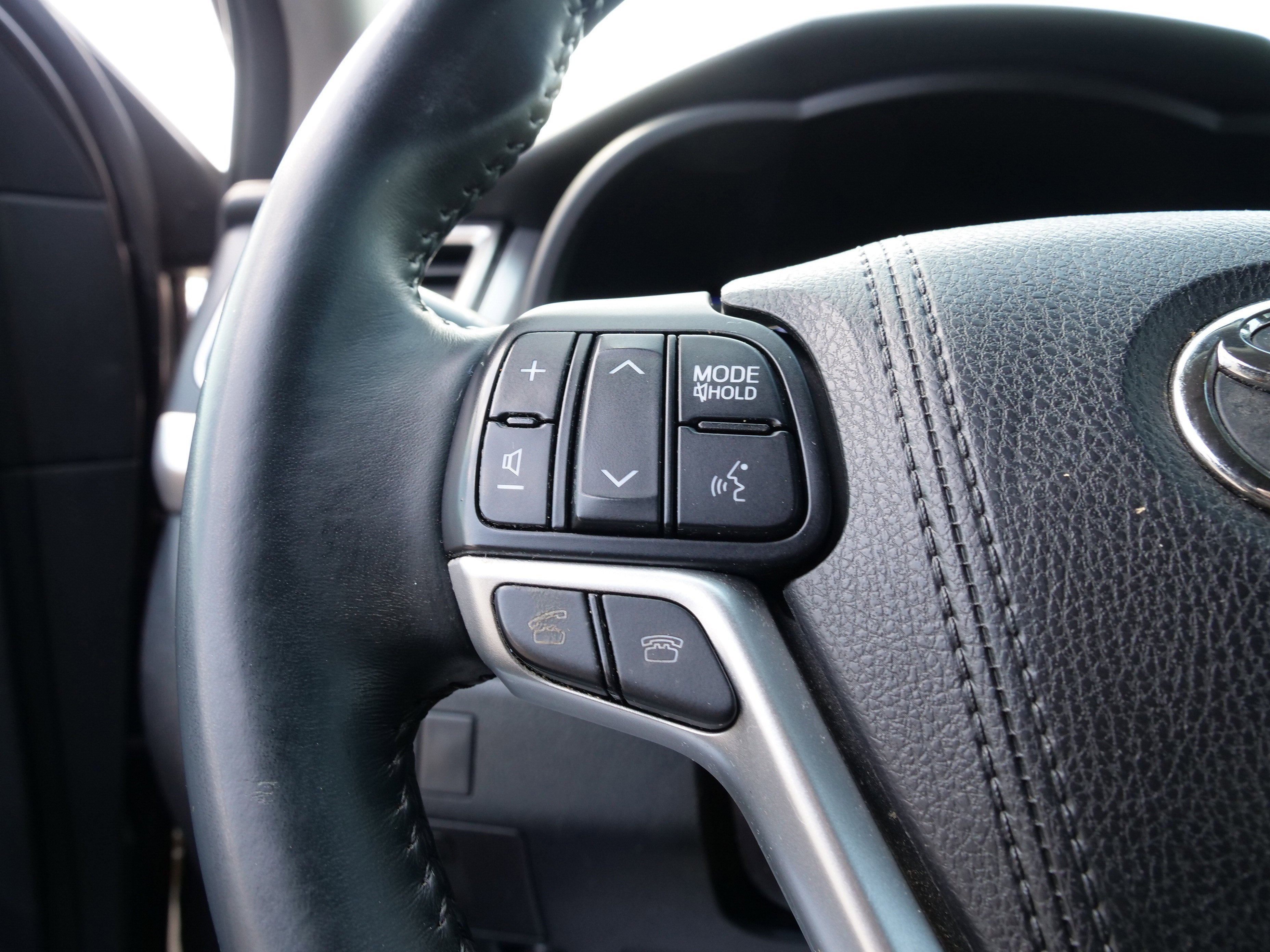 2016 Toyota Highlander Base