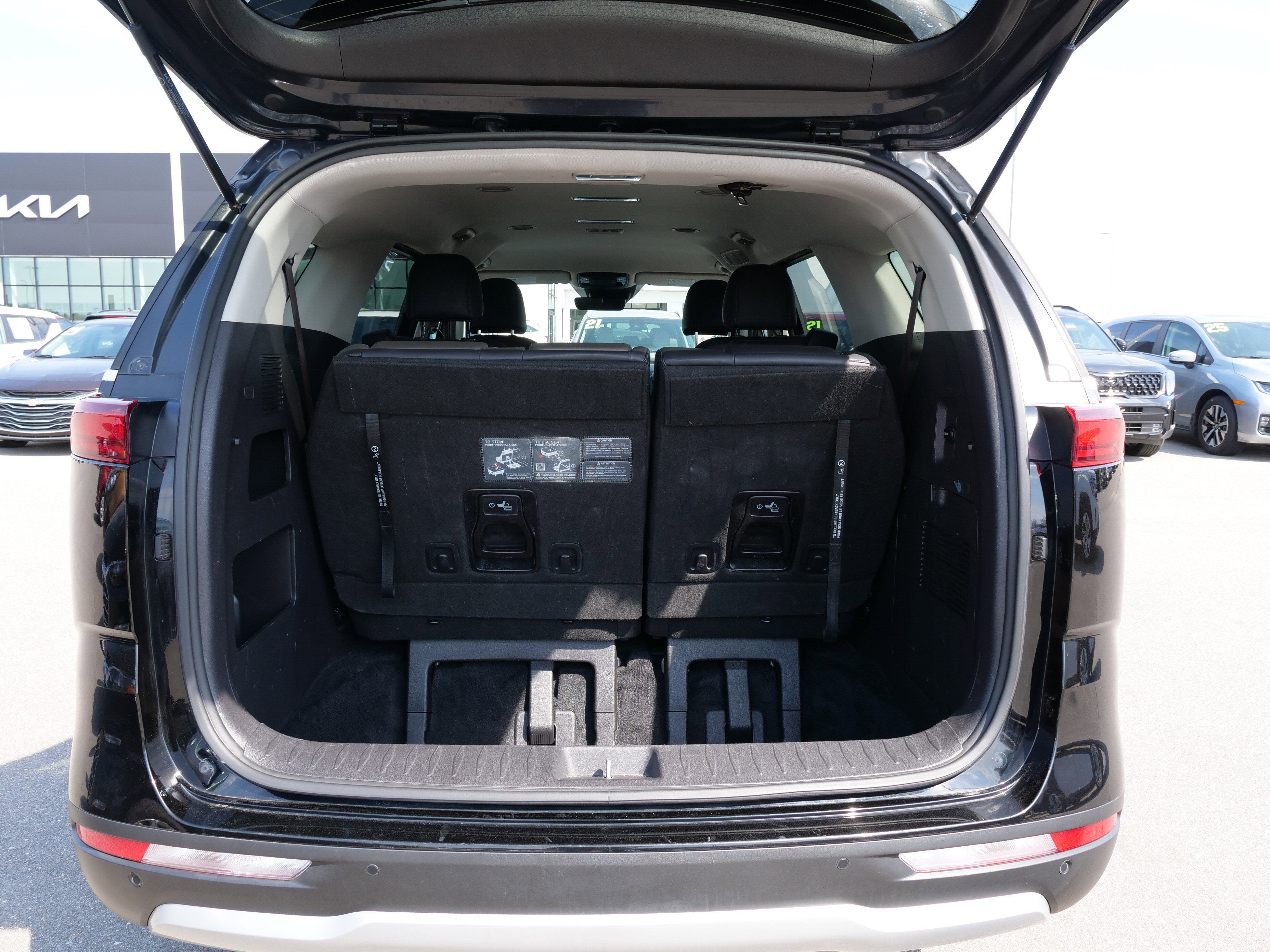 2024 Kia Carnival LX