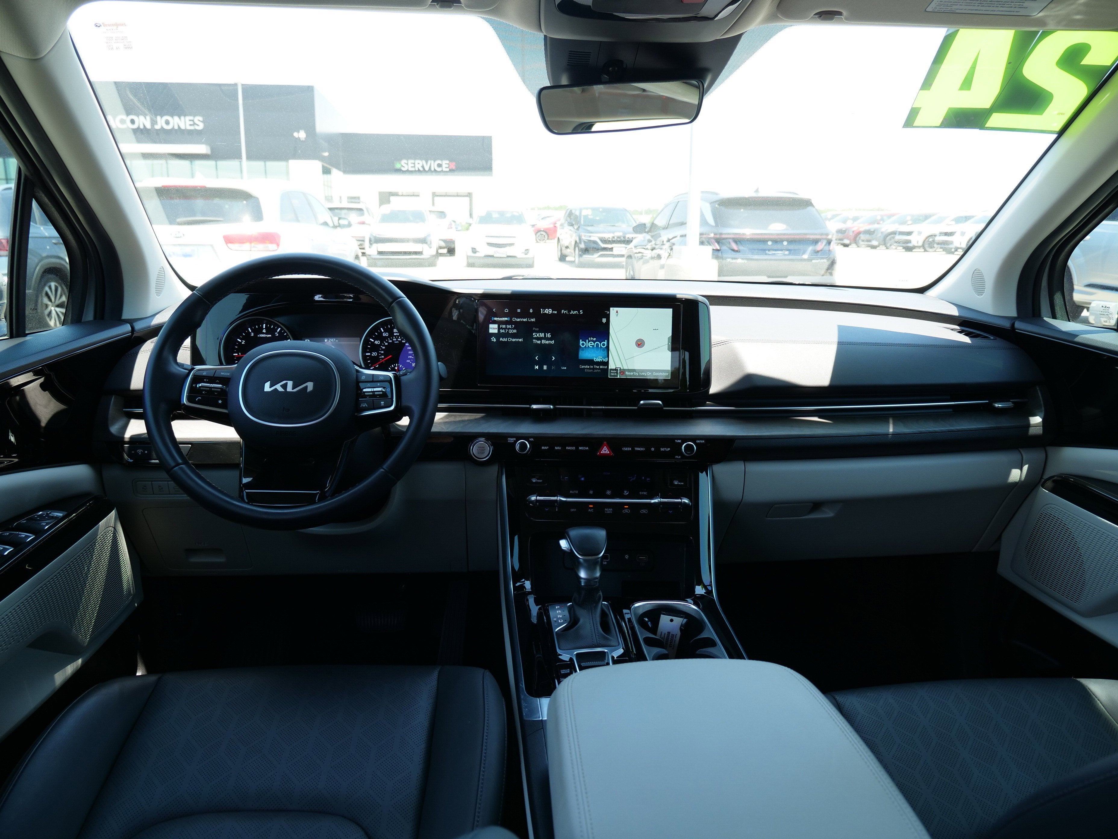 2024 Kia Carnival EX
