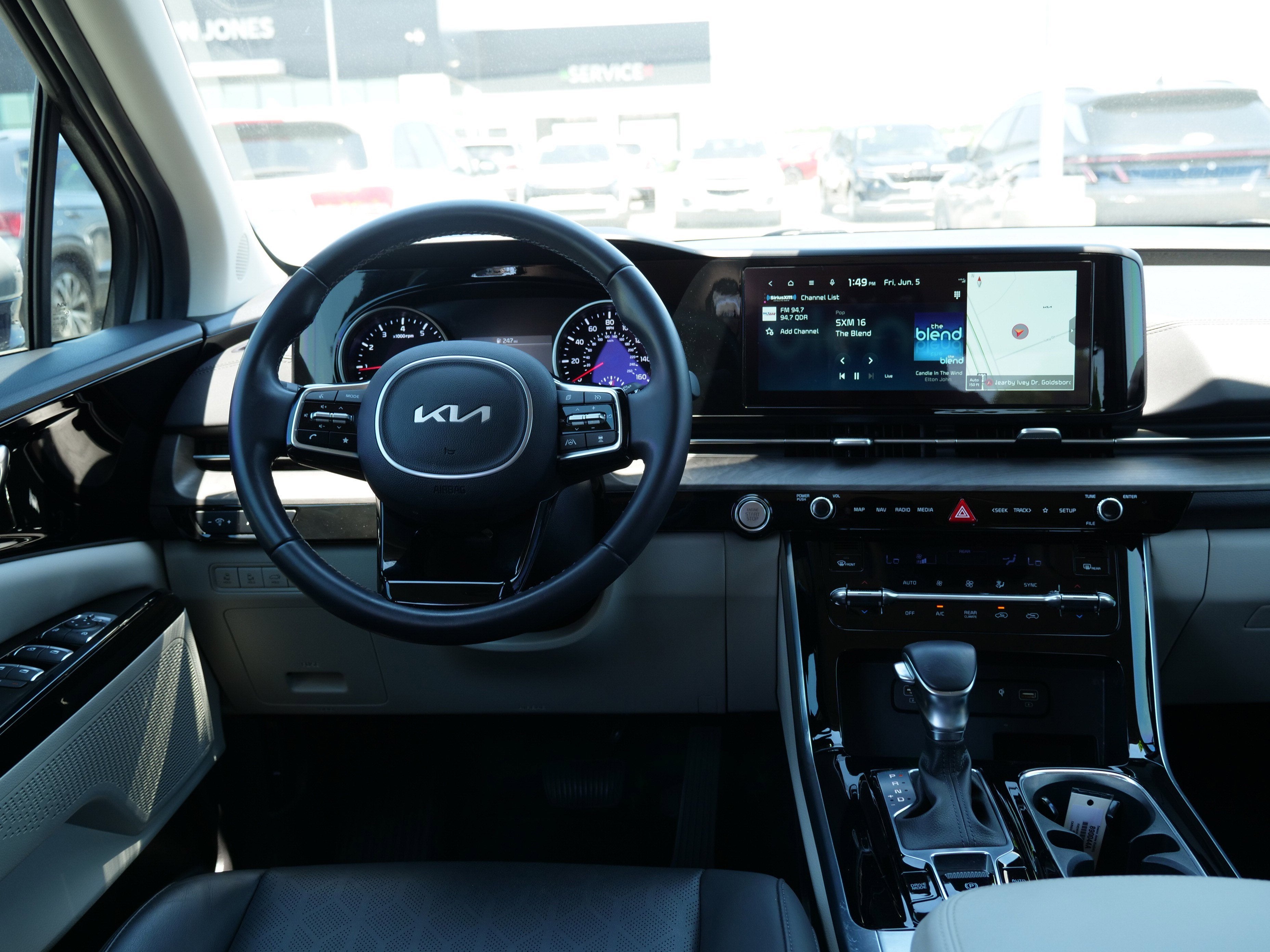 2024 Kia Carnival EX