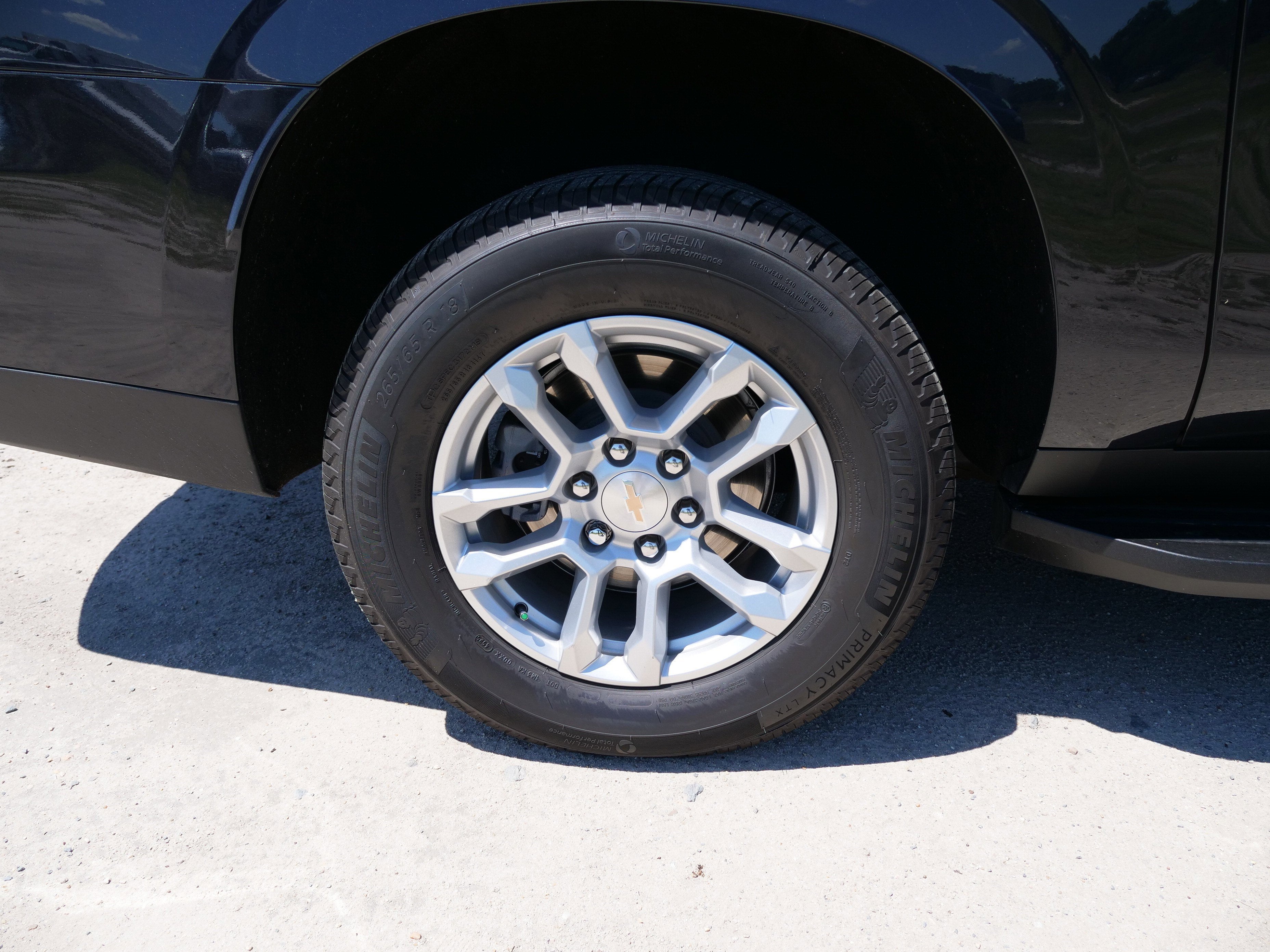 2025 Chevrolet Suburban LT