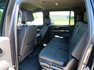 2025 Chevrolet Suburban LT