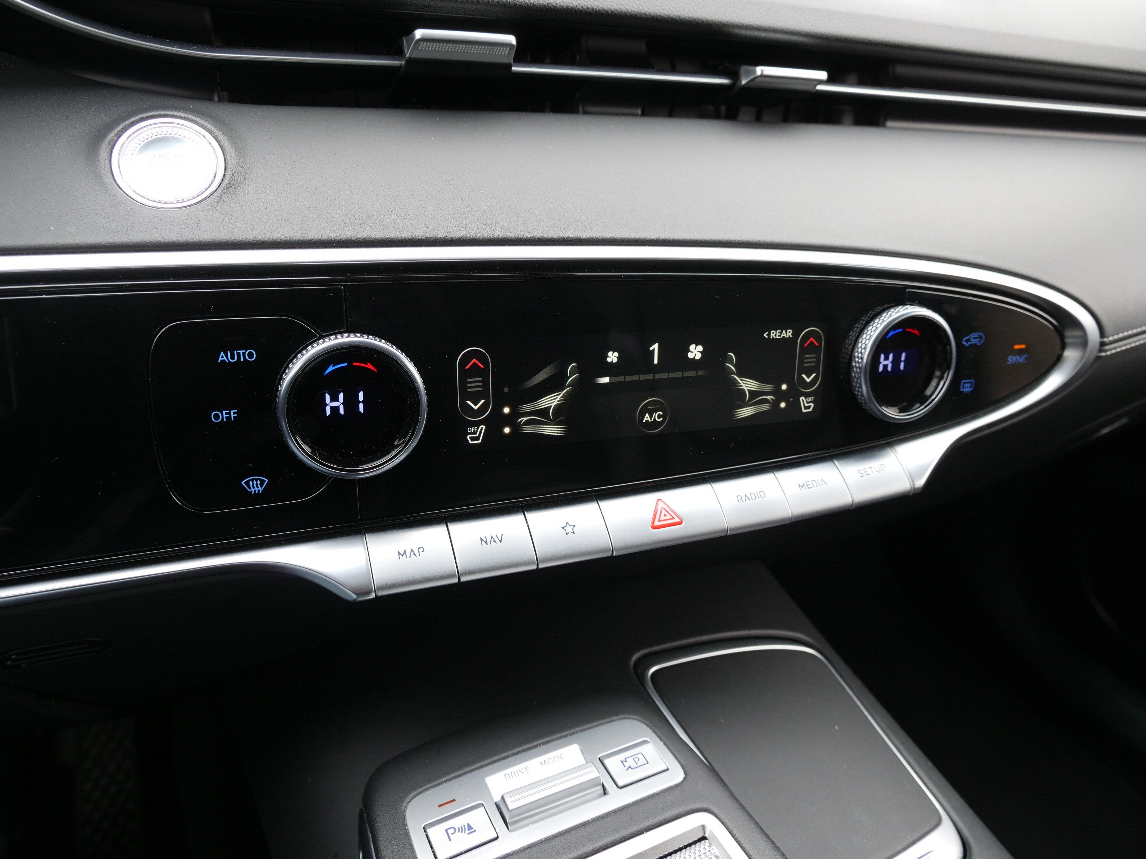 2025 Genesis GV70 2.5T