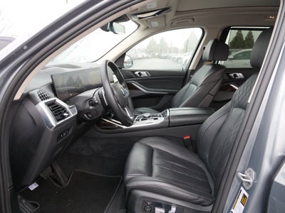 2025 BMW X7 xDrive40i