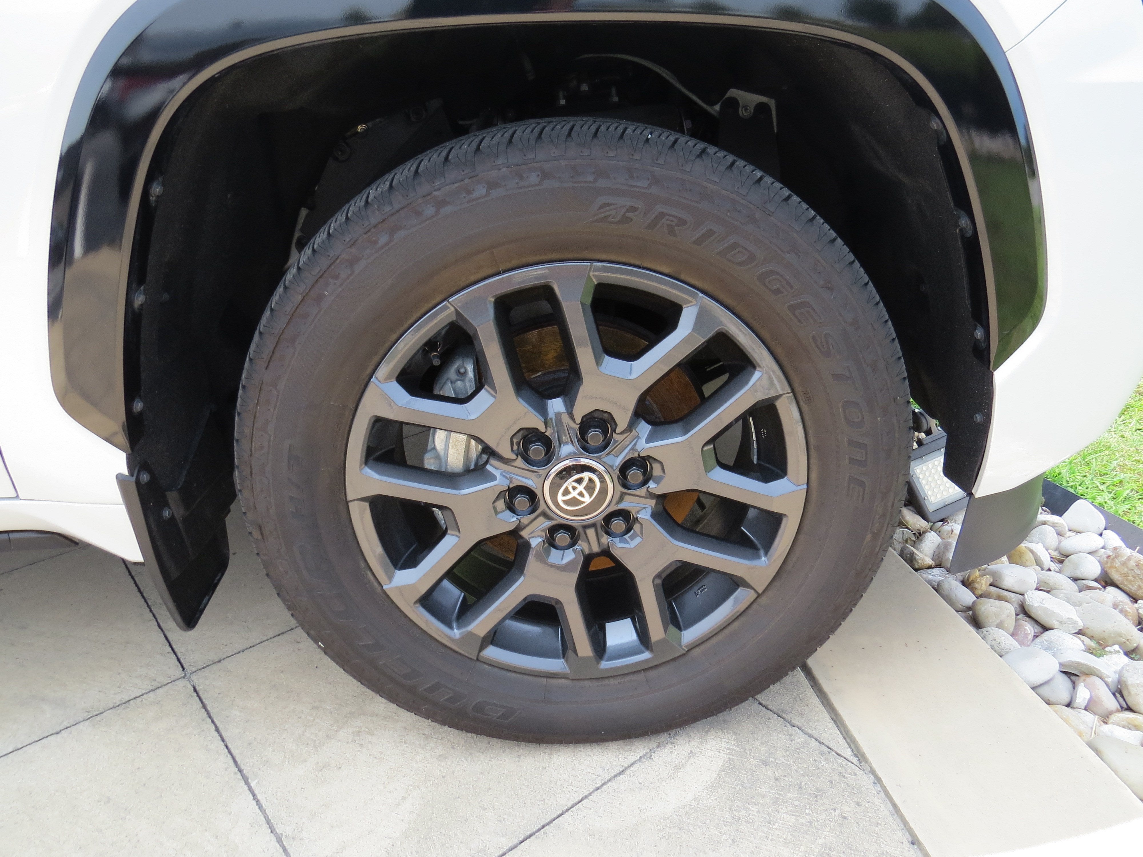 2025 Toyota Sequoia SR5