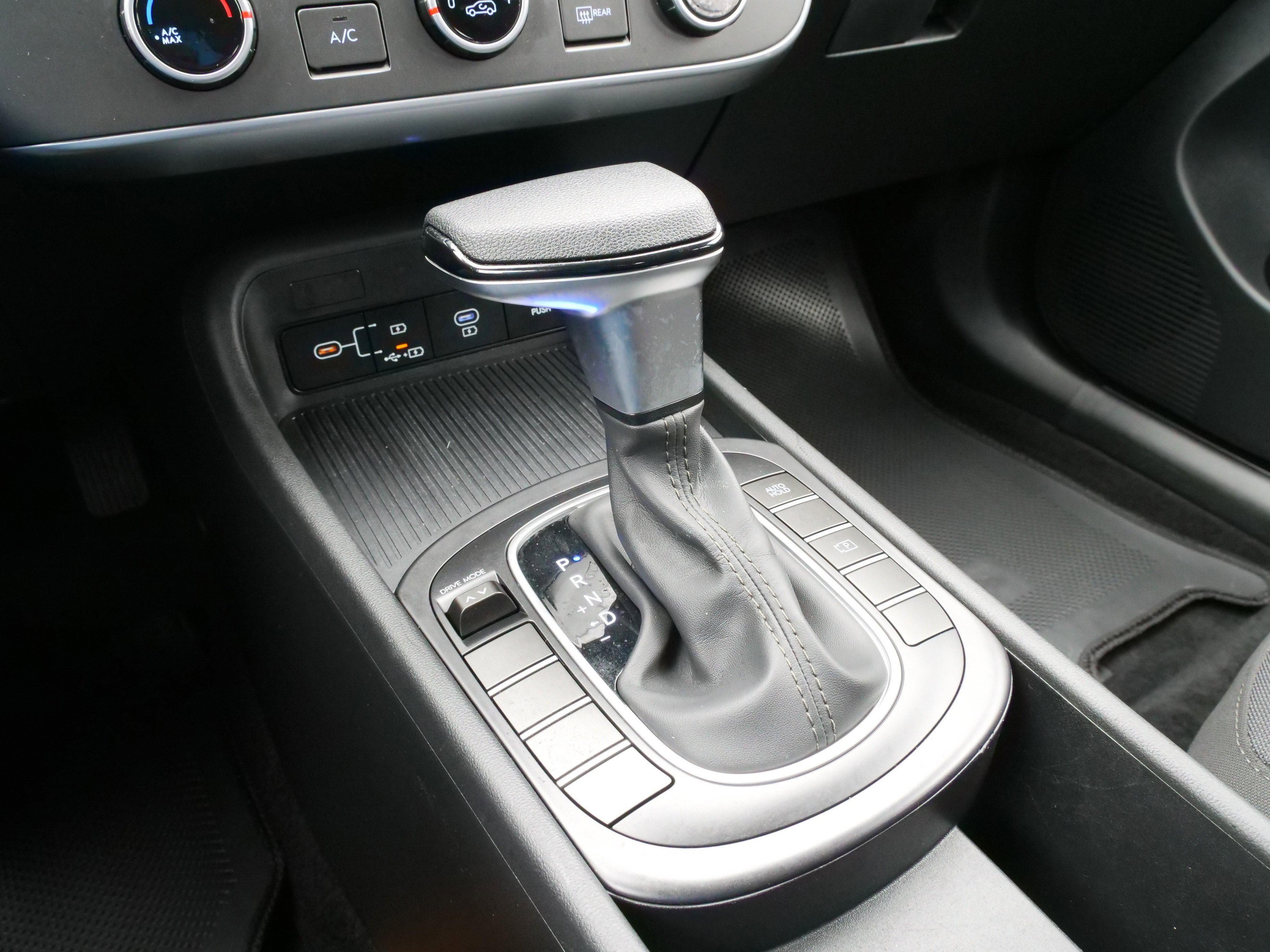 2024 Hyundai Kona SE