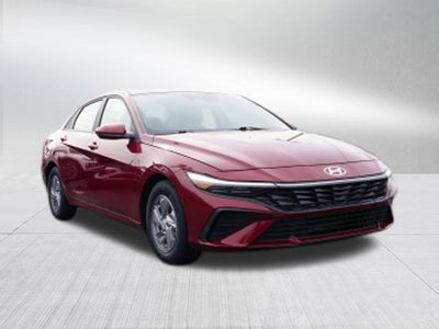 2024 Hyundai Elantra SE