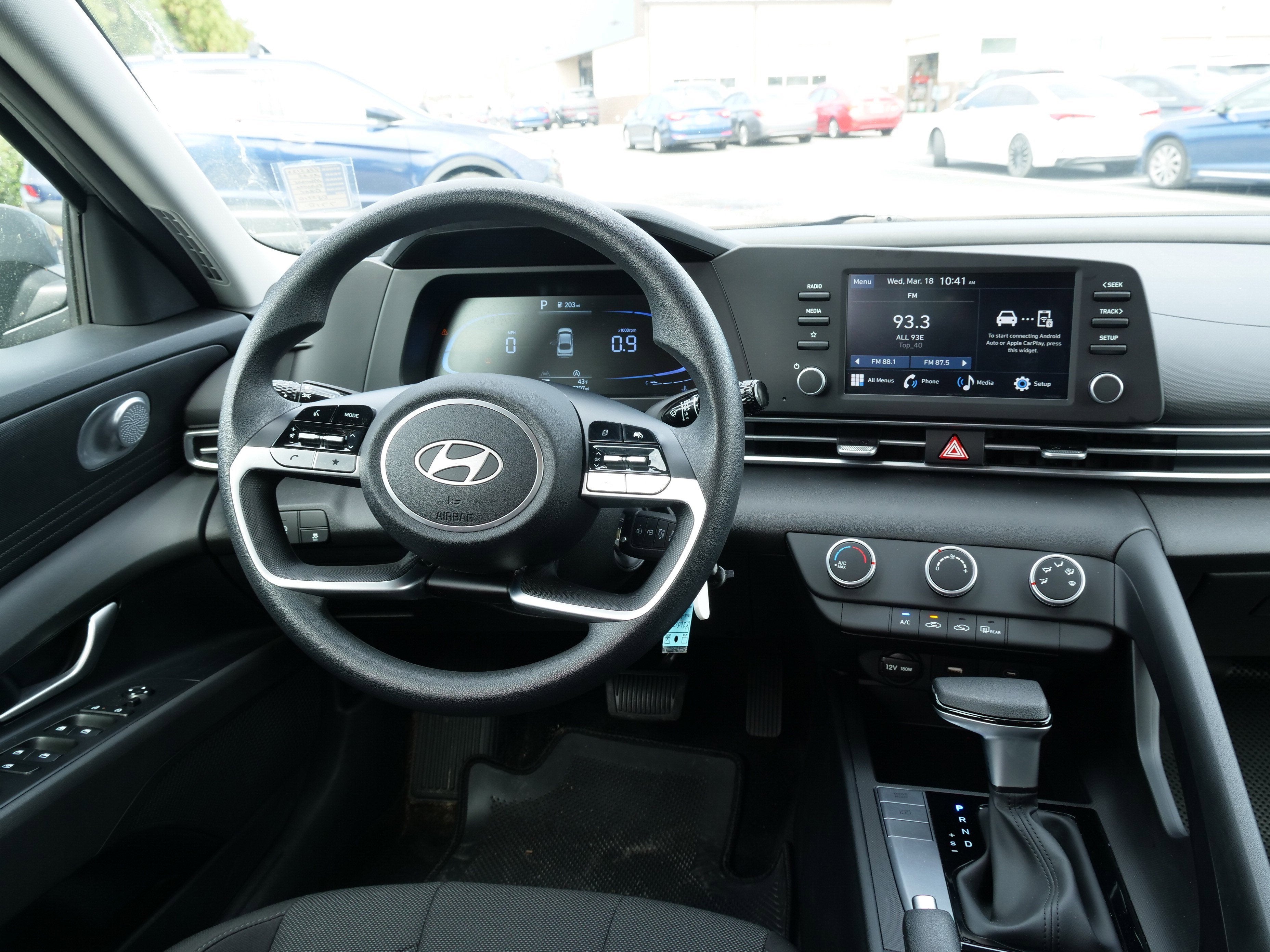 2025 Hyundai Elantra SE