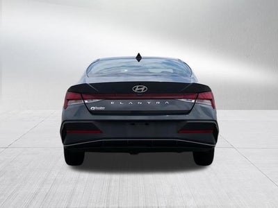 2024 Hyundai Elantra SE