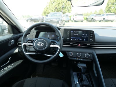 2024 Hyundai Elantra SE