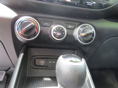 2025 Hyundai Venue SE
