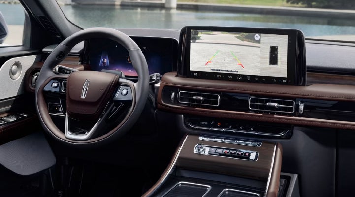 The backup camera of the 2027 Lincoln Aviator® SUV is displayed on screen. | Deacon Jones Lincoln in Goldsboro NC